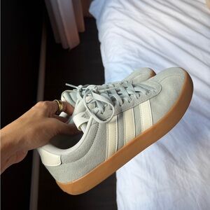 Adidas VL Court 3.0 in Baby Blue
